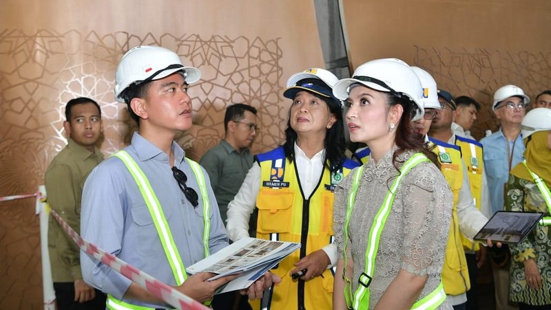 Wakil Presiden RI, Gibran Rakabuming Raka Meninjau Pembangunan Masjid Nusantara di IKN. (Dok: Setwapres)