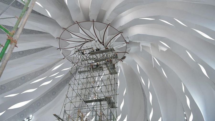 Wakil Presiden RI, Gibran Rakabuming Raka Meninjau Pembangunan Masjid Nusantara di IKN. (Dok: Setwapres)