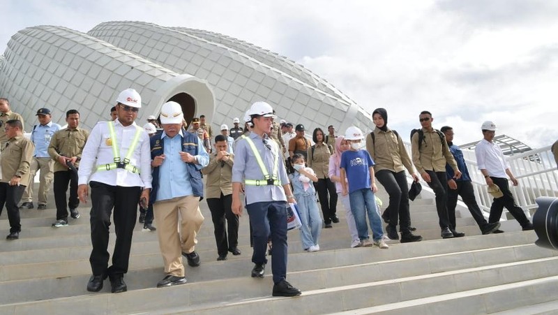 Wakil Presiden RI, Gibran Rakabuming Raka Meninjau Pembangunan Masjid Nusantara di IKN. (Dok: Setwapres)