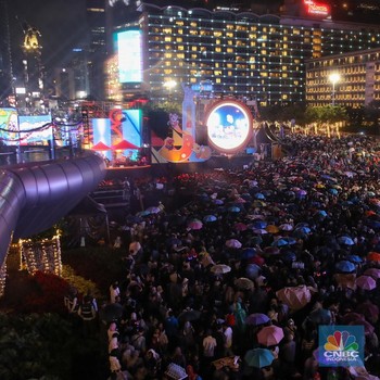 Menyemut! Potret Terkini Bundaran HI Beberapa Jam Menuju 2026