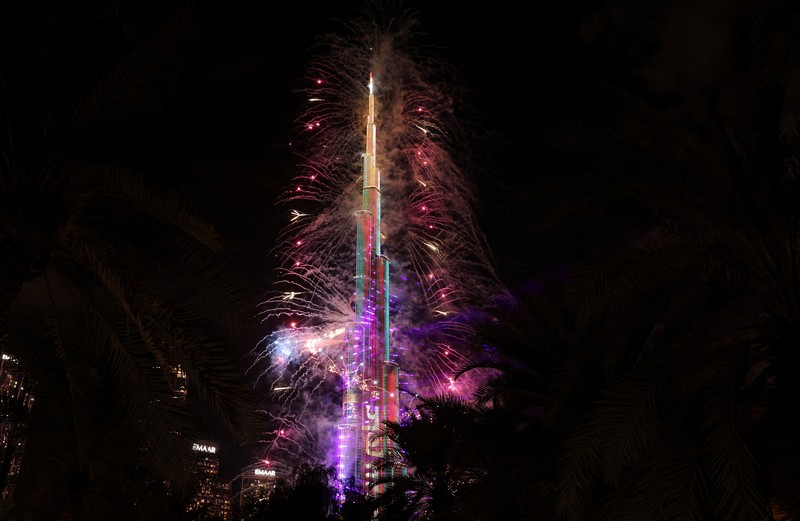 Kembang api meledak selama perayaan Tahun Baru di Valletta, Malta, Kamis (1/1/2026). (REUTERS/Darrin Zammit Lupi)