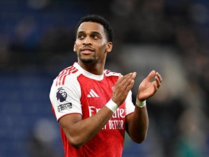 Arsenal Harus Mainkan Timber untuk Redam Kvaratskhelia