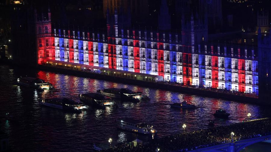 Kembang api meledak selama perayaan Tahun Baru di Valletta, Malta, Kamis (1/1/2026). (REUTERS/Darrin Zammit Lupi)