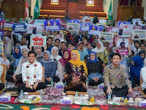 Valen Pangeran Dangdut Asal Pamekasan Disambut Meriah Khofifah-Emil