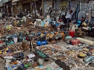 Pasar Loak Astana Anyar: Tempat Berburu Harta Karun Barang Vintage