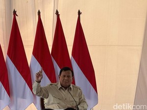 Prabowo Protes Huntara buat Korban Banjir Sumatera Pakai Seng: Ini Panas!