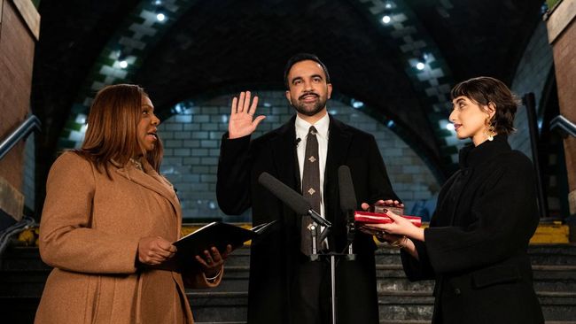 Momen Walkot Muslim New York Mamdani Sumpah dengan Al-Quran, Janji Ini