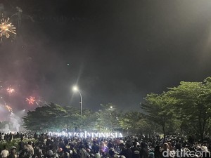 Warga Rela Menembus Macet demi Rayakan Tahun Baru 2026 di CPI Makassar