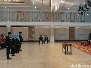 Gubsu Bobby Lantik 4 Pejabat Eselon II Pemprov Sumut, 3 dari Daerah