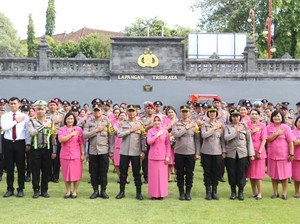 96 Personel Naik Pangkat, Kapolres Gianyar Minta Tingkatkan Profesionalisme
