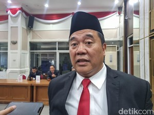 Sampah Malam Tahun Baru di Surabaya Hampir 5 Ton