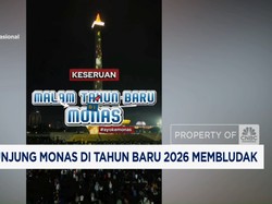 Video: Pengunjung Monas di Tahun Baru 2026 Membludak