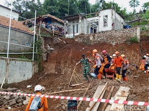 Tanah Longsor di Jatinangor Sumedang, 4 Orang Tewas