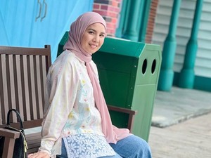 Tya Ariestya Rayakan Ultah ke-40 dengan Nyebur ke Air Terjun