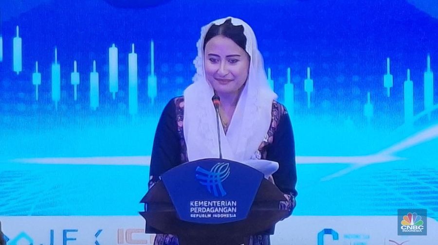 Wakil Menteri Perdagangan (Wamendag) Diah Roro Esti Widya Putri saat menghadiri pembukaan perdagangan bursa komoditas di 2026, Jumat (2/1/2025).(CNBC Indonesia/Chandra Dwi)