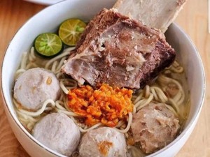 Bakso Lovers! 5 Bakso Sumsum Gurih dan Lumer Ada di Sini