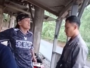 Keluarga Kades Intimidasi Pemuda yang Kritik Jalan Rusak hingga Viral