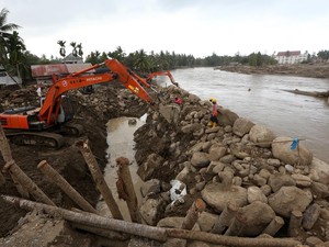Pemerintah Daerah dan Debottlenecking Distribusi Bantuan