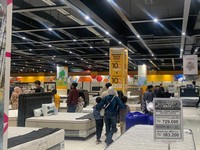 Pengunjung Ramai di Transmart Juanda Bekasi, Bisa Dapat Diskon Gede