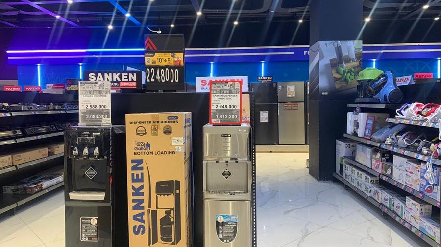 Promo full day sale di Transmart Juanda Kota Bekasi, Minggu (4/1/2026). (CNBC Indonesia/Fergi)