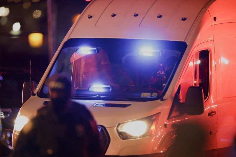 Salah satu helikopter yang membawa Presiden Venezuela Nicolas Maduro dan istrinya Cilia Flores tiba setelah mereka ditangkap semalam di Venezuela oleh pasukan AS, di Westside Heliport di New York City, AS, 3 Januari 2026. REUTERS/Jeenah Moon