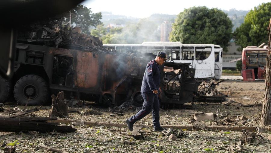 A combination picture shows satellite images of military buildings and equipment at Fort Tiuna before the U.S. strikes, in Caracas, Venezuela, December 22, 2025 (left), and a closer view of destroyed vehicles and equipment at Fort Tiuna after the U.S. strikes, in Caracas, Venezuela, January 3, 2026 (right).   &copy;2026 Vantor/Handout via REUTERS THIS IMAGE HAS BEEN SUPPLIED BY A THIRD PARTY. MANDATORY CREDIT. NO RESALES. NO ARCHIVES. DO NOT OBSCURE LOGO.