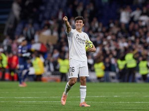 Gonzalo Garcia Bersinar Ketika Mbappe Absen
