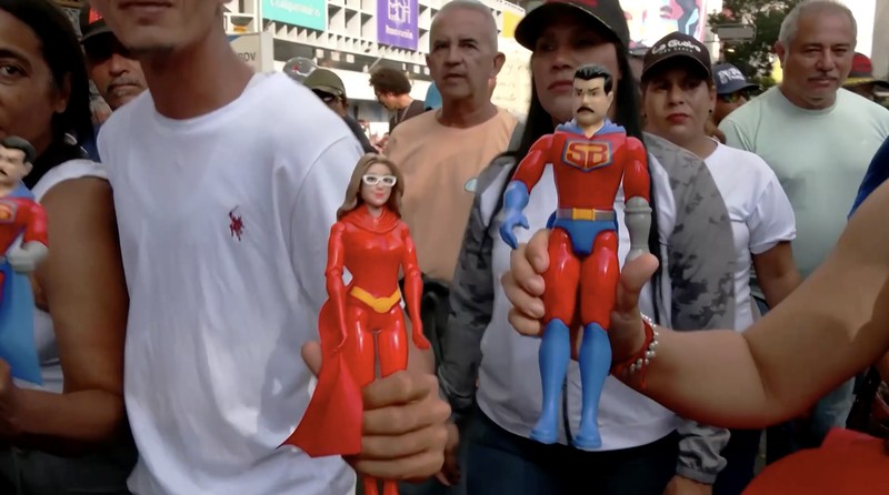 Para anggota kelompok milisi yang dikenal sebagai