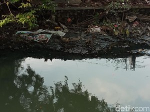 Usai Bangunan Dibongkar, Warga Minta Sungai Sukalila Cirebon Segera Dikeruk