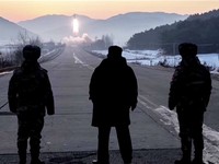 Potret Kim Jong Un Luncurkan Rudal Hipersonik, Siaga Perang Nuklir