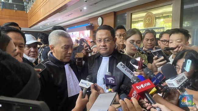 Kuasa Hukum Nadiem Blak-blakan Jawab Dakwaan Jaksa