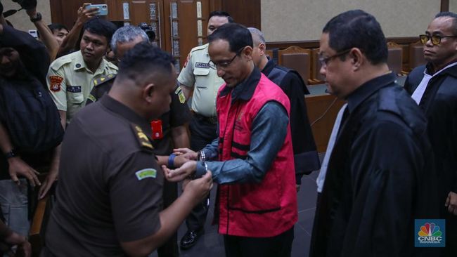 Potret Nadiem Makarim Saat Didakwa Rugikan Negara Rp 2,1 Triliun