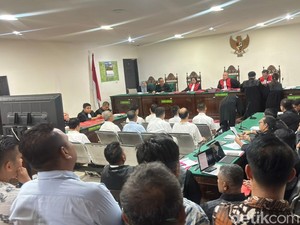12 Terdakwa Korupsi Tambang Rugikan Negara Rp 1,8 T Jalani Sidang Perdana
