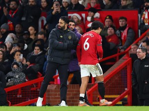 Silent Treatment Amorim Hantui Para Pemain MU