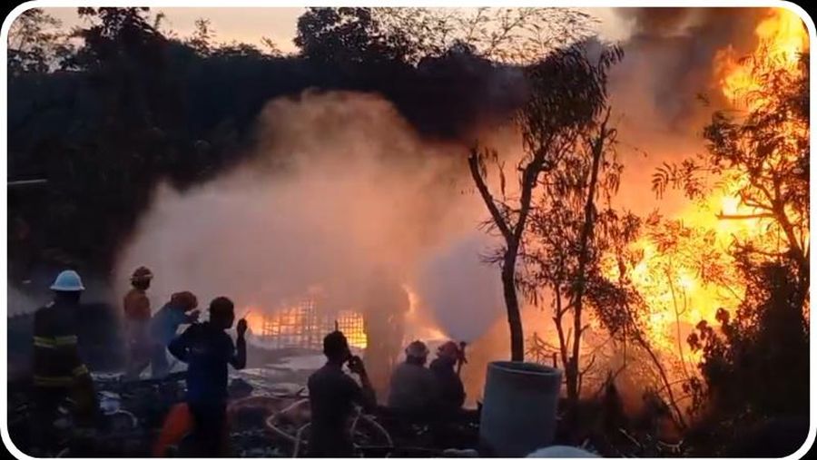 iIustrasi ledakan kilang minyak. (Istimewa)