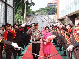 Disambut Pedang Pora, Kombes Wisnu Resmi Jabat Kapolres Bandara Soetta