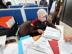 Dugaan Korupsi Tambang Bauksit, Kejati Kalbar Geledah 5 Kantor