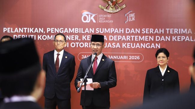 OJK Lantik 13 Pejabat Baru, Ini Daftar Lengkapnya