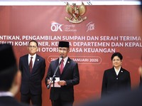 OJK Lantik 13 Pejabat Baru, Ini Daftar Lengkapnya