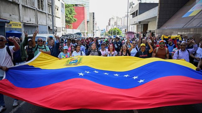Potret Laut Manusia Demo Maduro Ditangkap AS: "Bebaskan Presiden Kami"