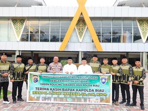 Polda Riau Lepas 10 Bhabin Peraih Green Policing Award ke Tanah Suci