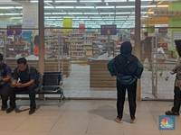 Penampakan Terkini Supermarket Grand Lucky di Living Plaza Cinere