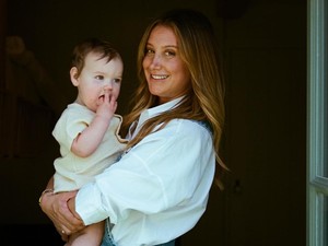 Curhat Ashley Tisdale Keluar Grup Ibu-ibu Toxic, Anggotanya Diduga Sesama Seleb