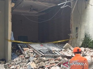 Tabung Gas Meledak, Ibu di Jakbar Terlempar ke Luar Rumah