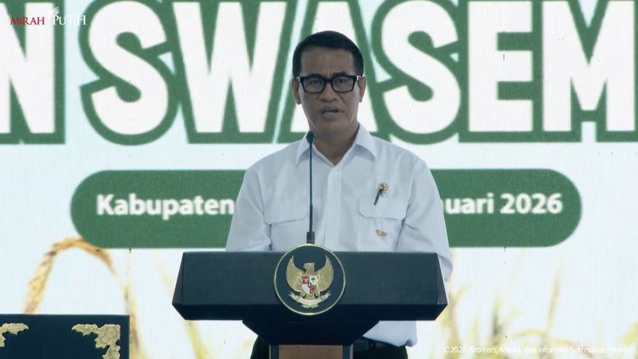 Menteri Pertanian Republik Indonesia Amran Sulaiman dalam acara panen Raya dan Pengumuman Swasembada Pangan, Karawang, Jawa Barat, Rabu (7/1/2026). (Tangkapan layar Youtube Setpres RI)