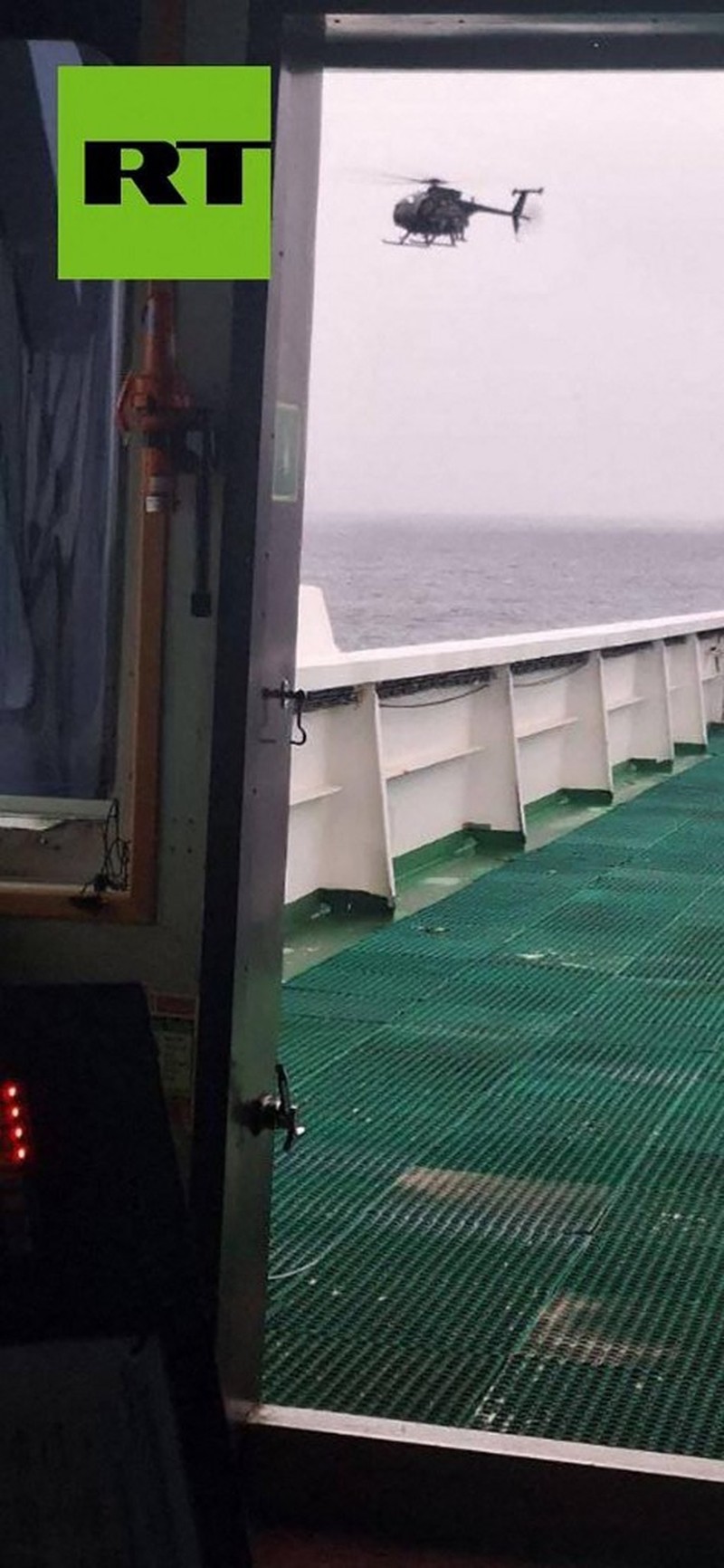 Amerika Serikat menyita sebuah kapal tanker minyak yang dikaitkan dengan Rusia di Samudra Atlantik Utara pada Rabu (7/1/2026) waktu setempat. (AFP/HANDOUT)