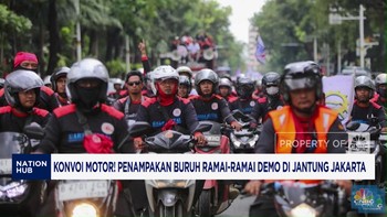 Video: Konvoi Motor! Buruh Ramai-Ramai Demo di Jantung Jakarta