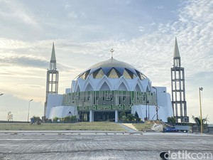 Proyek Masjid Terapung-Puskesmas di Parepare Molor, Kontraktor Dievaluasi