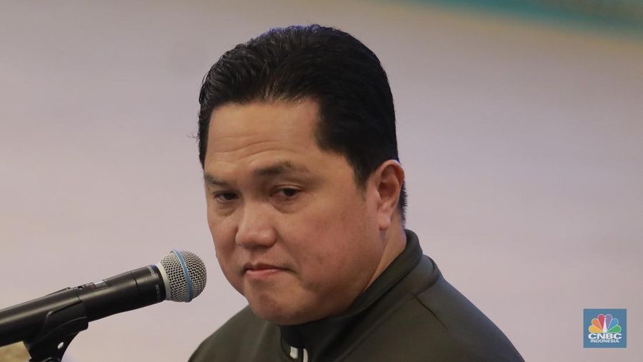 Menteri Pemuda dan Olahraga Erick Thohir memberi laporan kepada Presiden RI pada acara penghargaan berupa bonus kepada atlet SEA Games ke-33, Jakarta, Kamis, (8/1/2026). (CNBC Indonesia/Muhammad Sabki)
