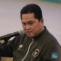 Menteri Pemuda dan Olahraga Erick Thohir memberi laporan kepada Presiden RI pada acara penghargaan berupa bonus kepada atlet SEA Games ke-33, Jakarta, Kamis, (8/1/2026). (CNBC Indonesia/Muhammad Sabki)
